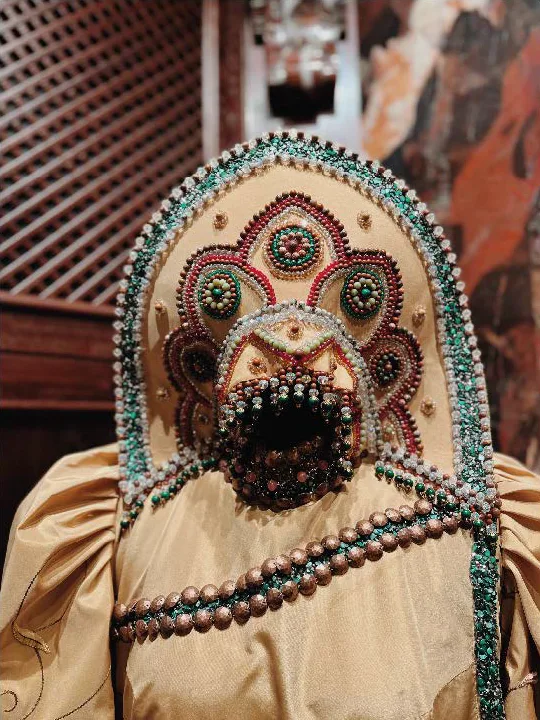 Панно из орской яшмы, техника русской мозаики